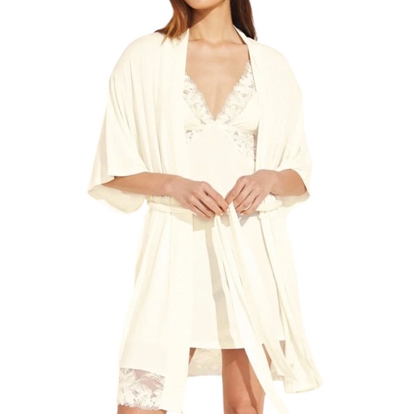 NWT Eberjey Rosalia Ivory Lace Trim Tencel Modal Short Wrap Robe Medium - Picture 1 of 10